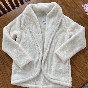 LOFT NWT cream cardigan with side pockets. Never worn. Super soft! Size large